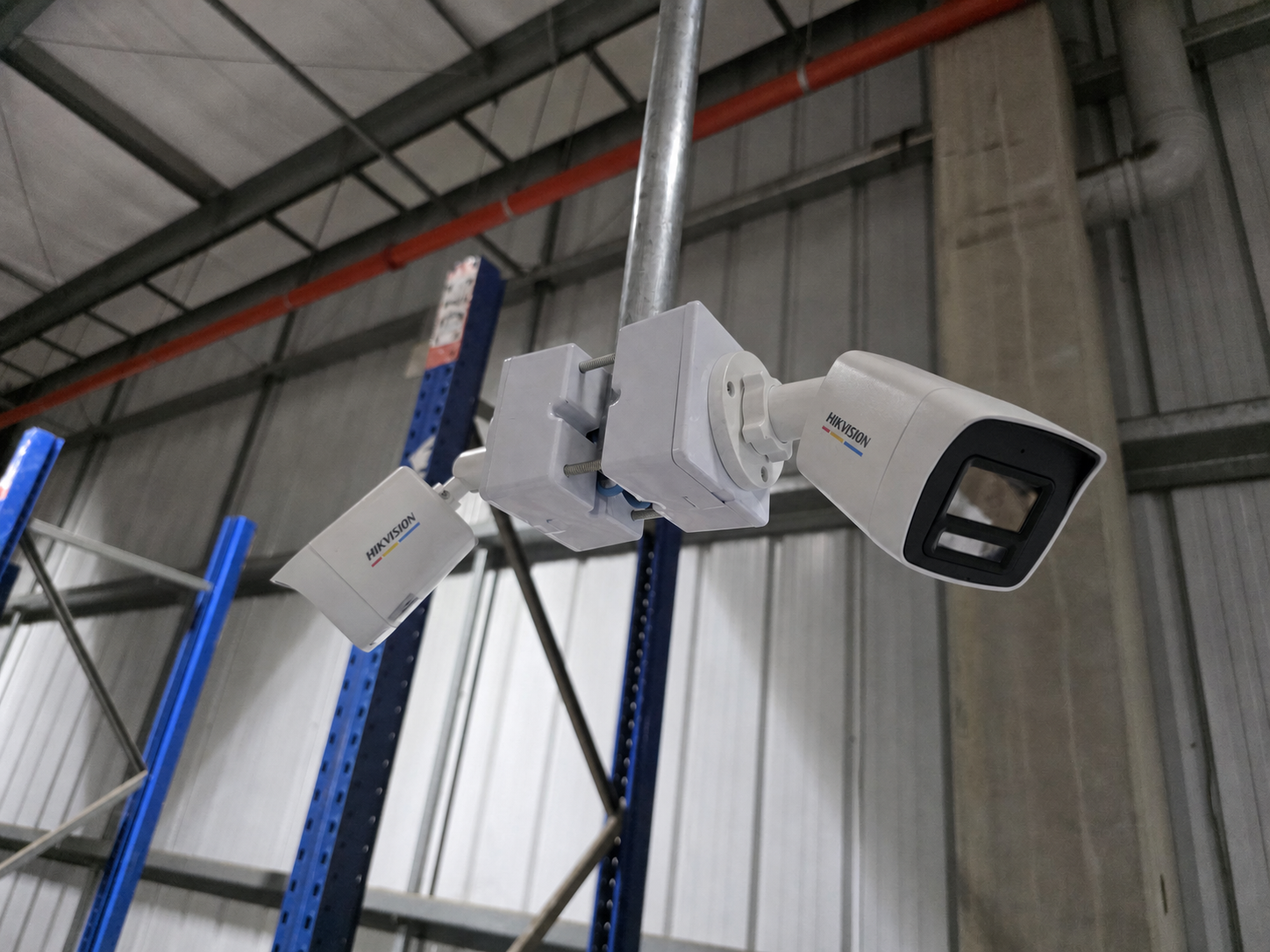 Câmeras IP instaladas em estrutura industrial no Espírito Santo